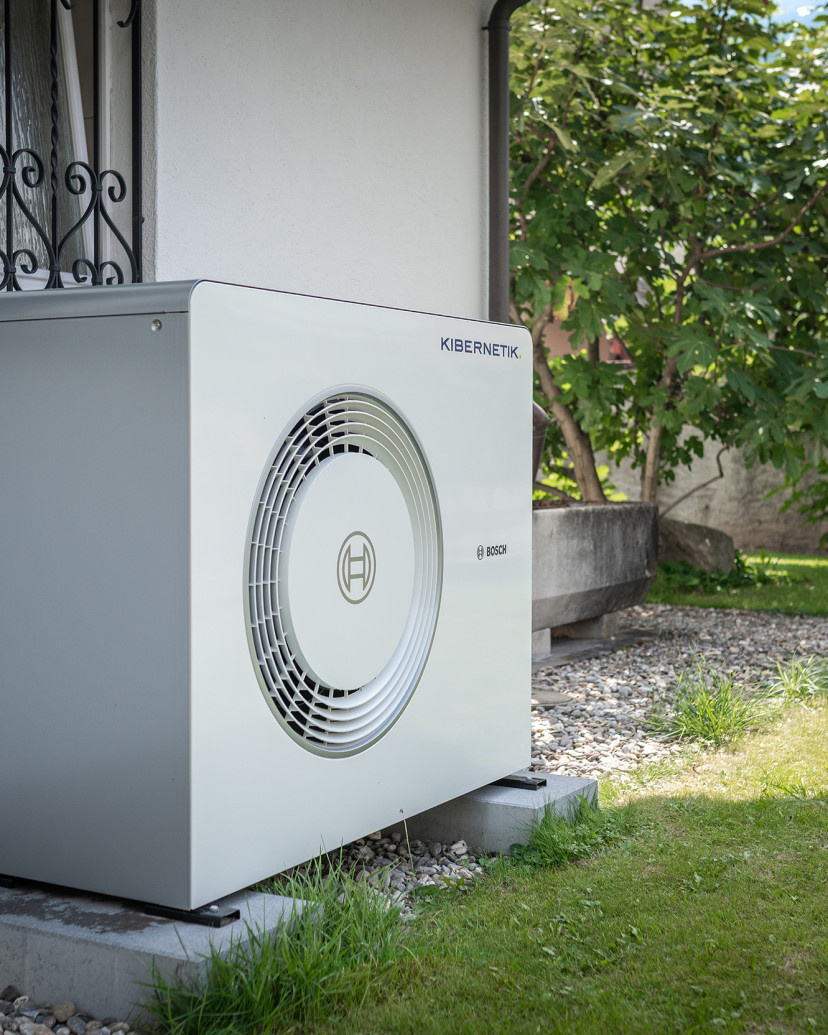 Aussenaufgestellte Wärmepumpe: Fertige Aussen-Wärmepumpe.